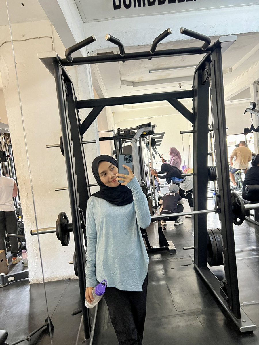 HarumDelta's tweet photo. lagi hobby gym tp lg libur gym lemes puasa https://t.co/REUWnso5aN