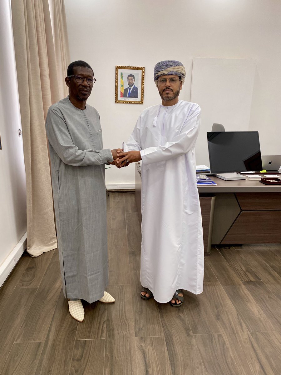 أستقبل معالي الوزير البروفيسور ماري تو نيان مدير ديوان رئيس الجمهورية بالقصر الجمهوري السفير محمد بن سالم الكثيري - رئيس البعثة حيث تم التطرق إلى سير العلاقات الثنائية بين سلطنة عمان وجمهورية السنغال.