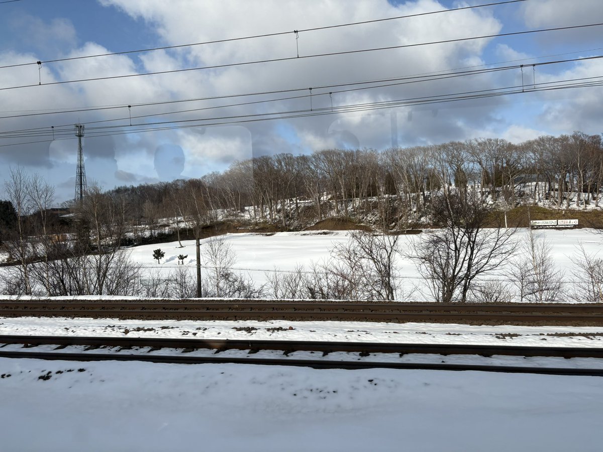 Yarlens_Dei's tweet photo. 飛行氣で寝てて、氣づいたら到着…
今日は北愛道で漫財させていただきます！ https://t.co/K8rtWWUAFx