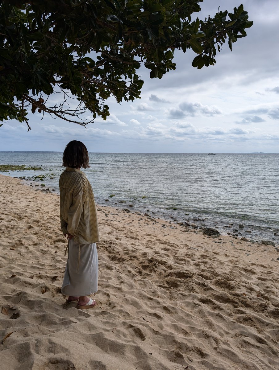 ANOTHERSKY_NTV's tweet image. 【先行公開】
ゲストが訪れたのは
沖縄県、八重山諸島の石垣島🏝️

豊かな自然が広がるこの地で
プライベートビーチにいるかのようなひと時を過ごす
ゲストの後ろ姿をキャッチ📸

どなたなのか、コメントで予想してみてくださいね！

※旅の写真はすべて Google Pixel で撮影しました。

#ANOTHERSKY…
