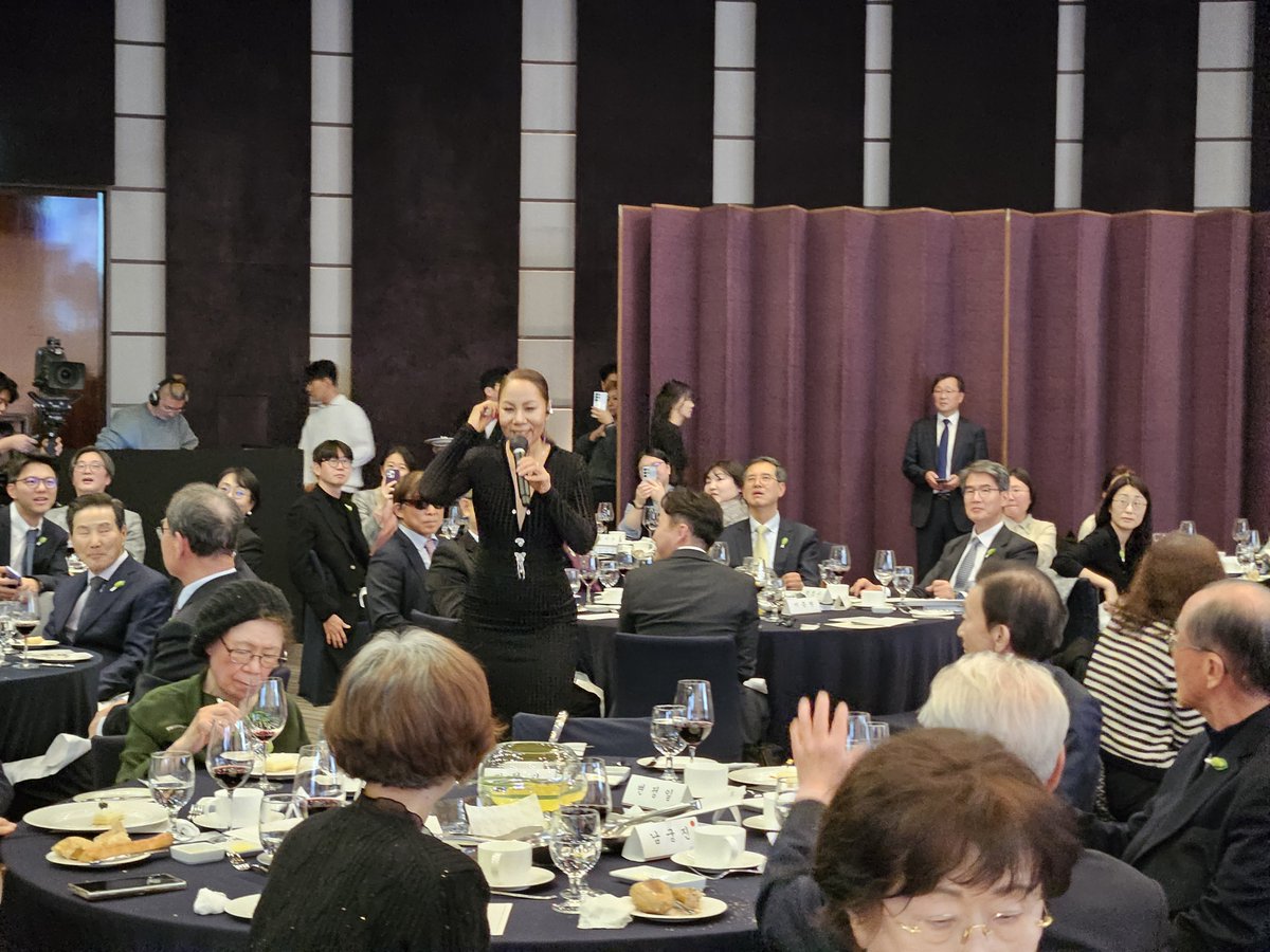 syk_net's tweet image. A magical day celebrating @KarlDeisseroth's Asan Award in Medicine! 🇰🇷🎉 Watch this great video illustrating his achievements: youtube.com/watch?v=tOzKu8…
Deeply grateful and inspired. Congrats again, Karl!
#AsanAward #Optogenetics #Neuroscience