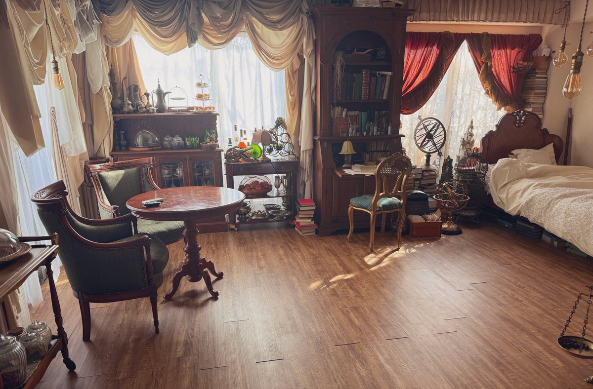 15:00ごろの様子
1番木漏れ日がたくさん入る藤の葉がない時期ももう間も無く終わりです。
南東向きのお部屋なので午前中の方が明るいですが、お天気が良ければ15時ごろまではギリギリ木漏れ日が入ります。