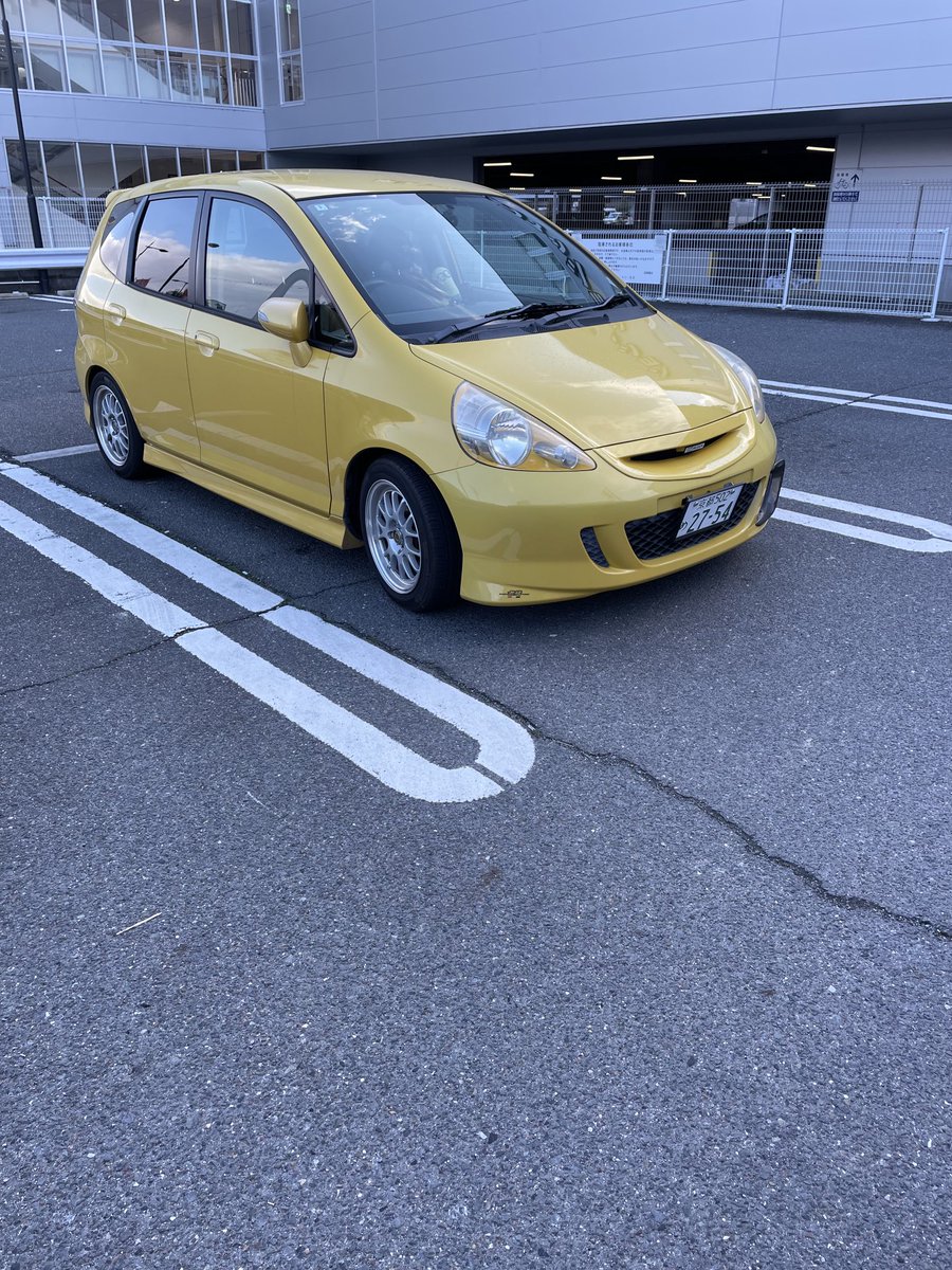 ノーマルタイヤに戻して少しいかつくなった