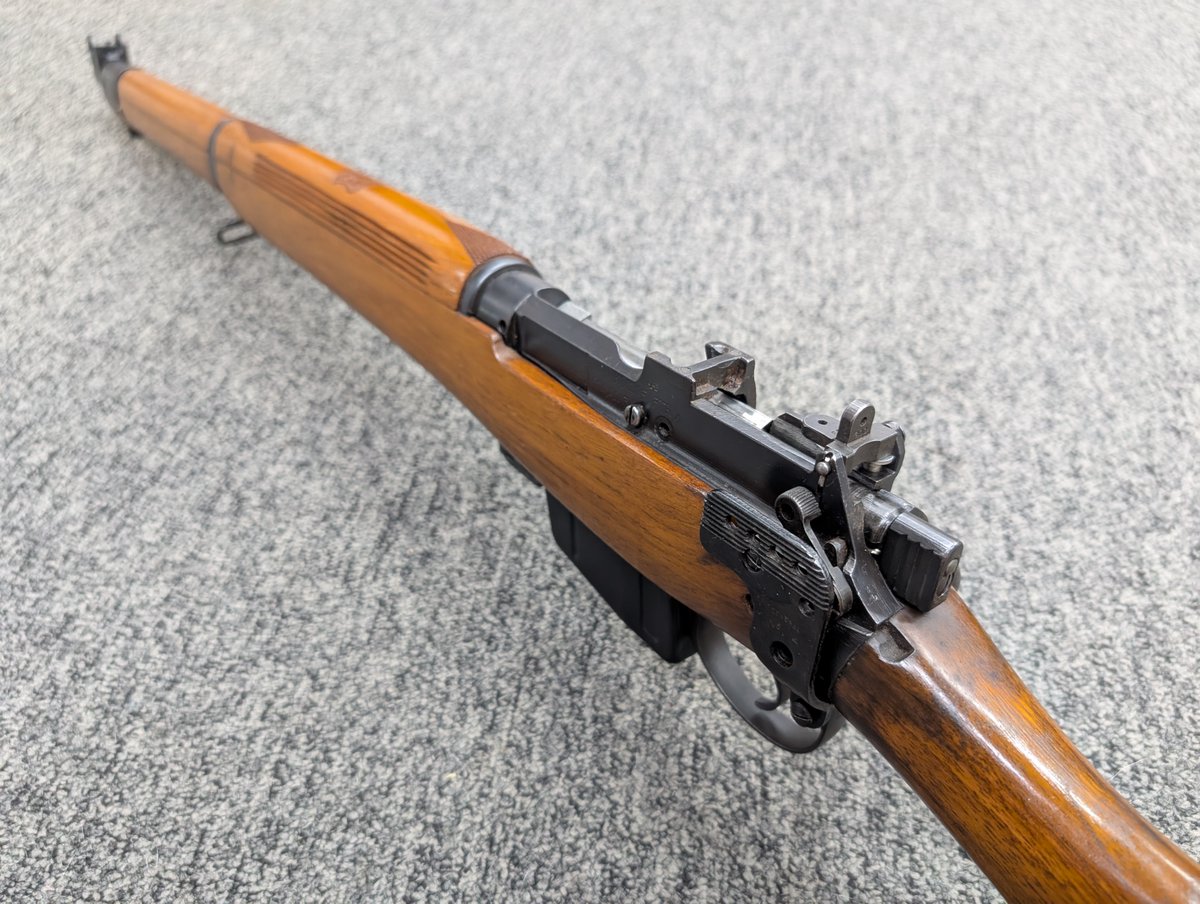 CleaverFirearms's tweet photo. Not Something that you see everyday....

ENFIELD
NO4 MKI/2
308WIN, 10 SHOT
EXCELLENT BORE
DATED 1952
CAS MARKINGS ON SIDE OF RECEIVER

#exmil #classic #endfield #308win #rarearms #collector #vgc https://t.co/XsPpa4l9Up