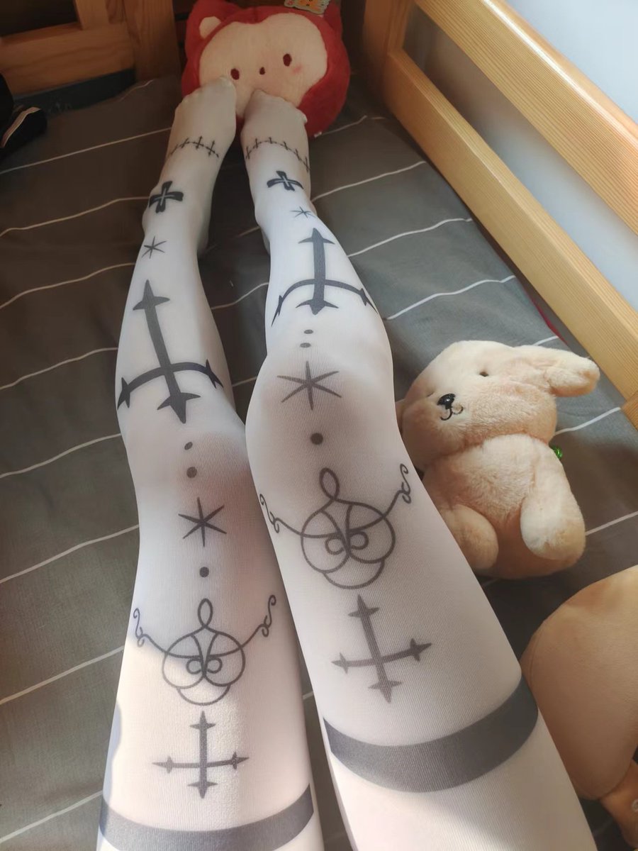 WarrenAlle15547's tweet photo. 黑白双煞？#裸足 #鞋底奴 #贡奴 #贡畜 #绿帽羞辱 #辱骂 #情侣s #压榨奴 #榨金 #女绿奴 #女高中生 #女性崇拜 #ATM奴 #贡猪 https://t.co/dCZ8udtt1e
