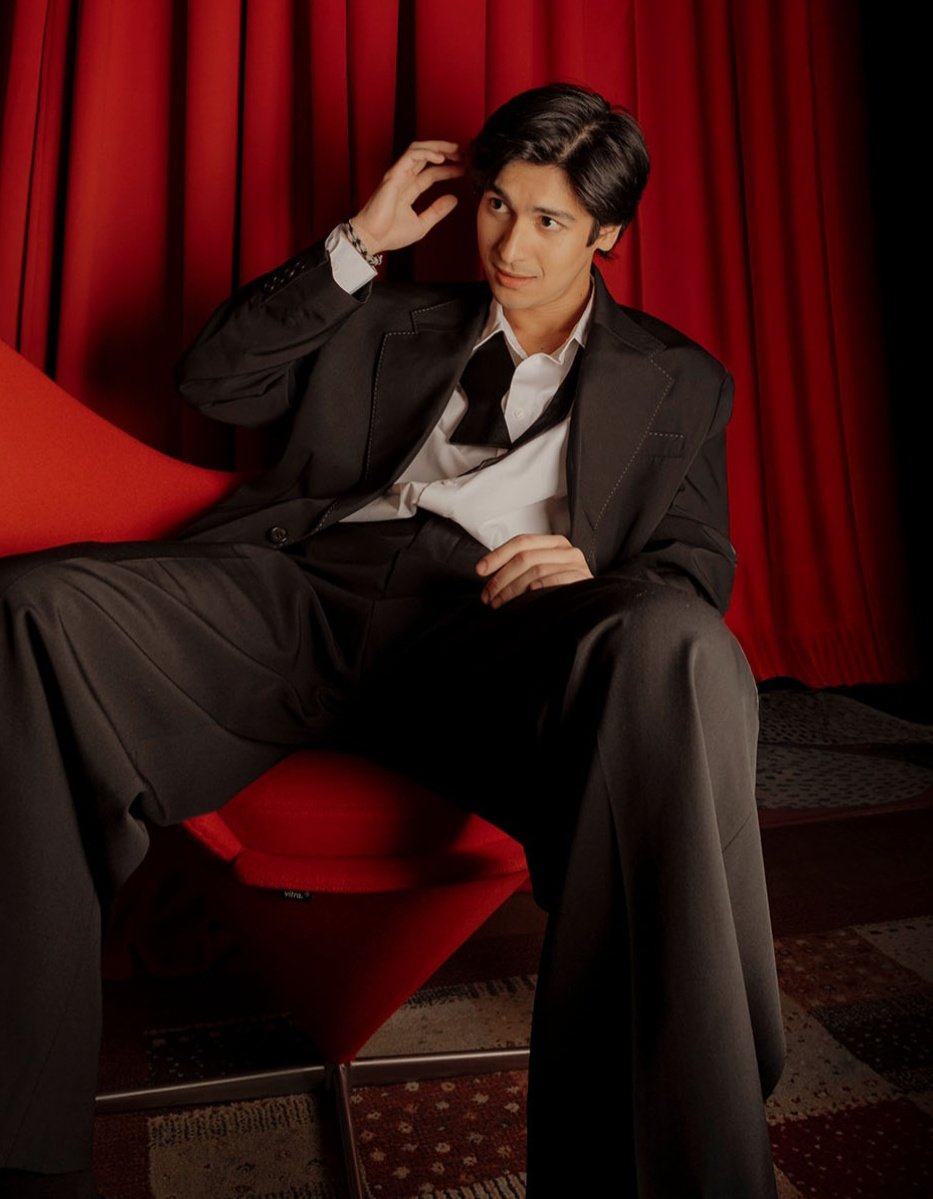 intoashdres_'s tweet image. Are we old enough 
To leave the stars tonight 

ASHDRES X ROB DENIEL

#AshDresForSintaMV
#StreamSBSbyAshtine 
#AndresForVPCA