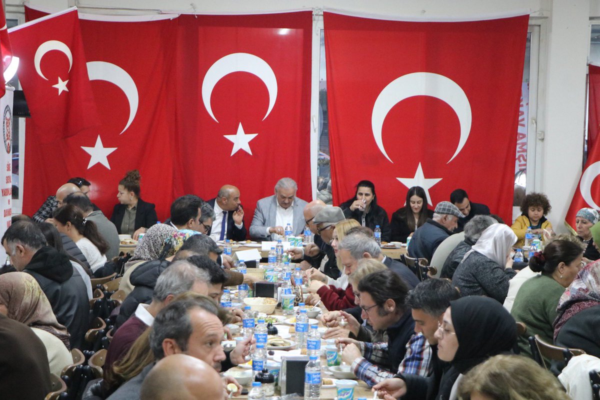 Kaymakamımız Sayın <a href="/_AliAkca_/">Ali Akça</a>,

Kaymakamlığımız tarafından şehit aileleri ve gazilerimiz için verilen iftar yemeğine katıldılar. 🇹🇷

📍Mish-Et