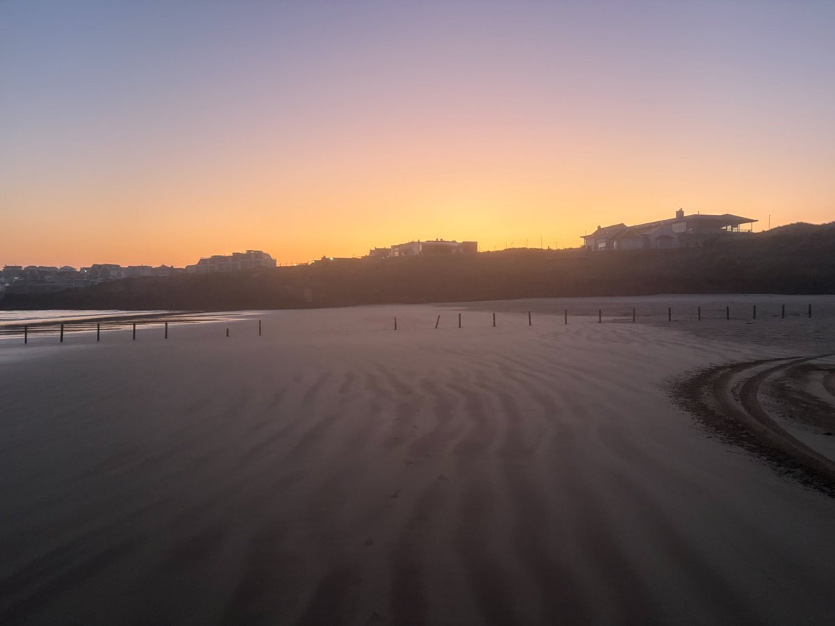 Dmca70's tweet image. Dawn run cracked 😃 5am club is back on the beach