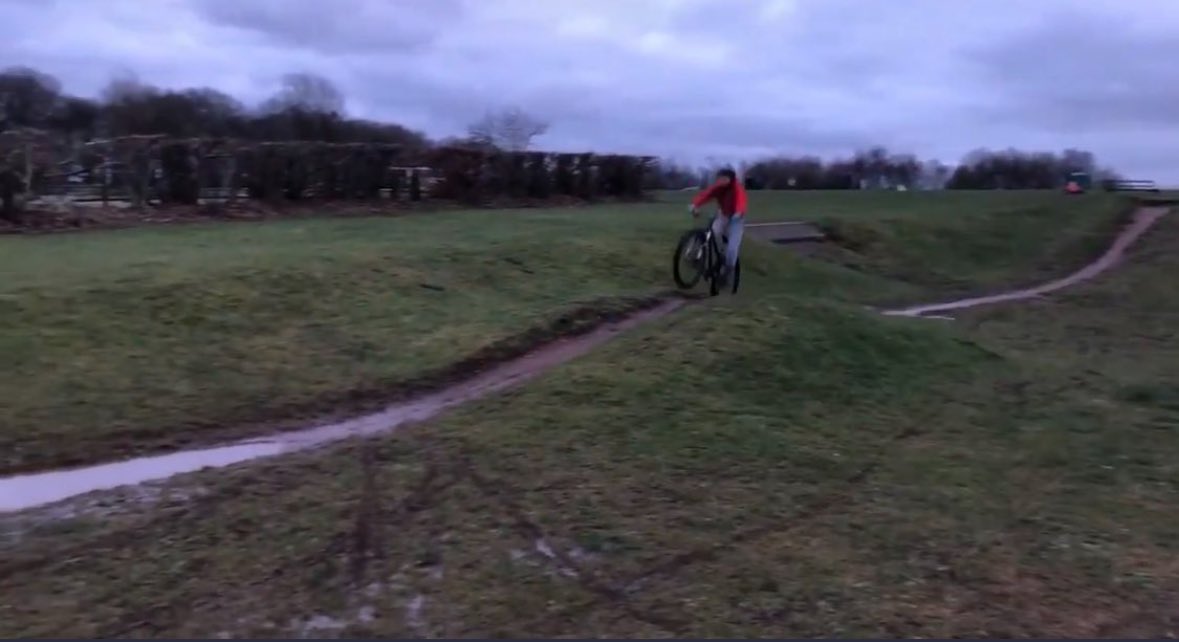 waldong17's tweet photo. @HealthySpacesWC are they any plans to repair the bmx track at Dow bank https://t.co/3AHtZpSDiD