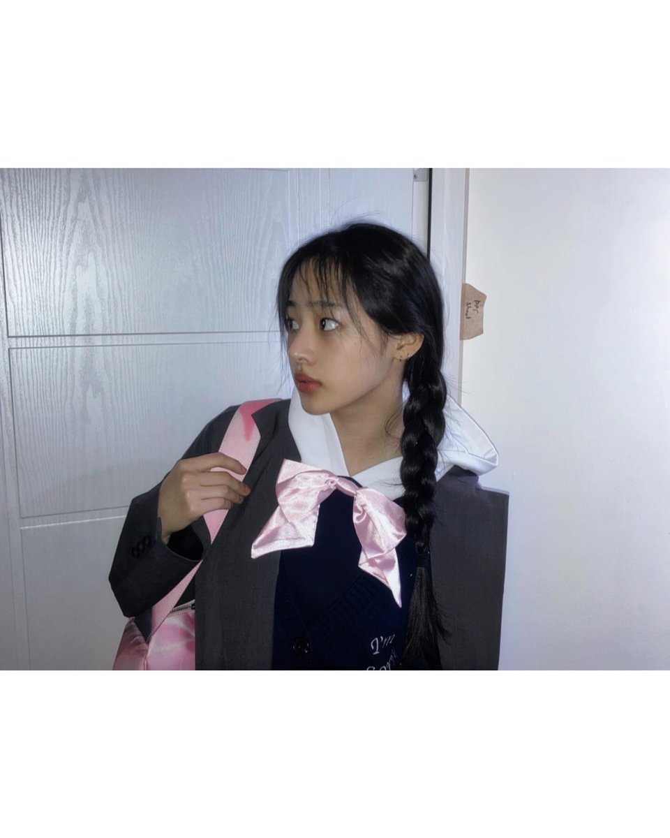 njz_official instagram update #MINJI