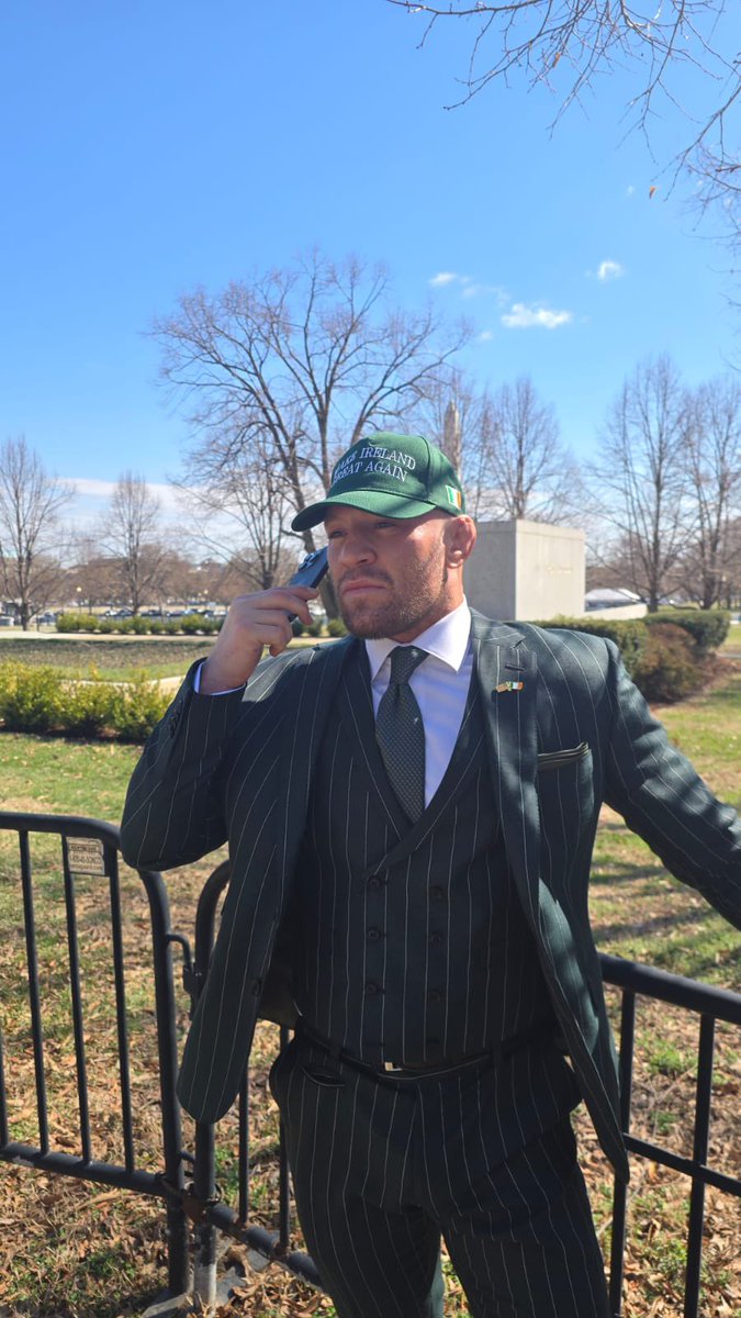 Conor McGregor tweet media