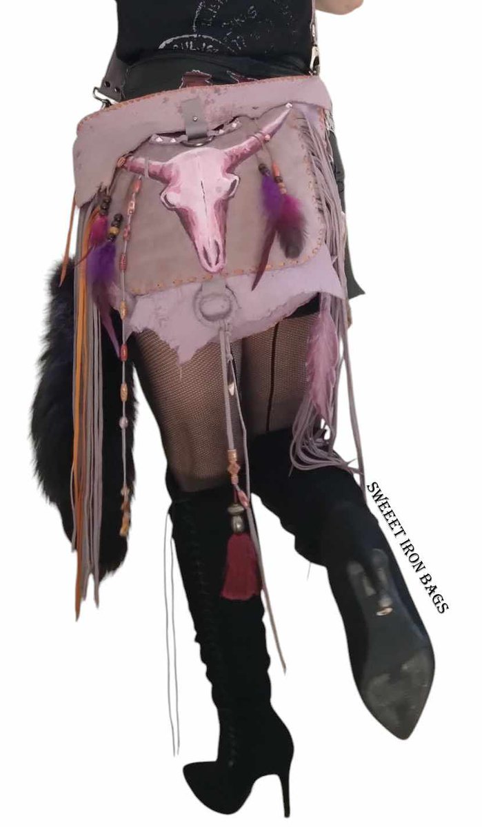 JustineArt8's tweet image. 📷
Sweet Iron Bags
📷

justineartpl.etsy.com/listing/188039……   #bohobag #handmadeleatherbag #westernhandbag #tribalpurse #foxtailbag #wolfpa #accessory #wolf #tooth #charm #festivalbag #hippiehandbag #uniquehandbag #cowboy #style #bag #paintedleatherbag #fringedpurse #rusticfashion