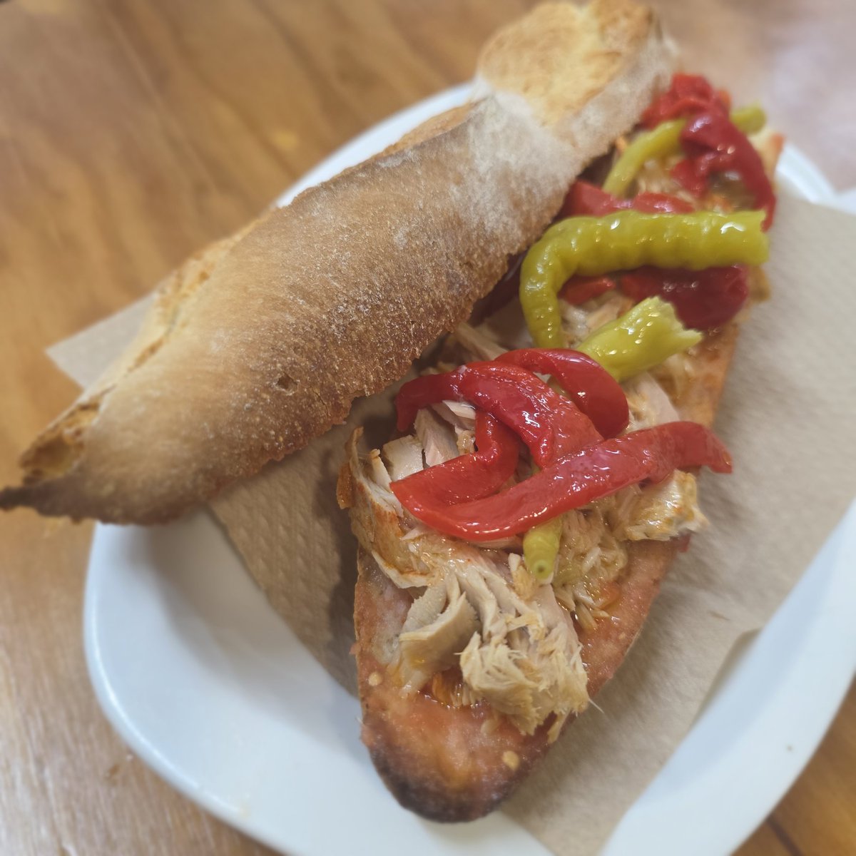 Bodega Montferry (@bodegamontferry) on Twitter photo Bon dia per avui entrepĂ de tonyina en escabetx amb pebrot del piquillo i piparres. Salut <a href="/DO_sants/">D.O. Sants</a> #entrepadeldia Bon dia per avui entrepĂ de tonyina en escabetx amb pebrot del piquillo i piparres. Salut <a href="/DO_sants/">D.O. Sants</a> #entrepadeldia