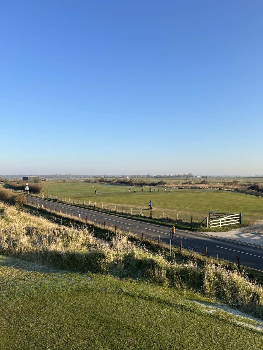 Beautiful morning for the final two rounds of the Bernard Darwin 2025.
#ryegolfclub
#linksgolf
#Sunshine