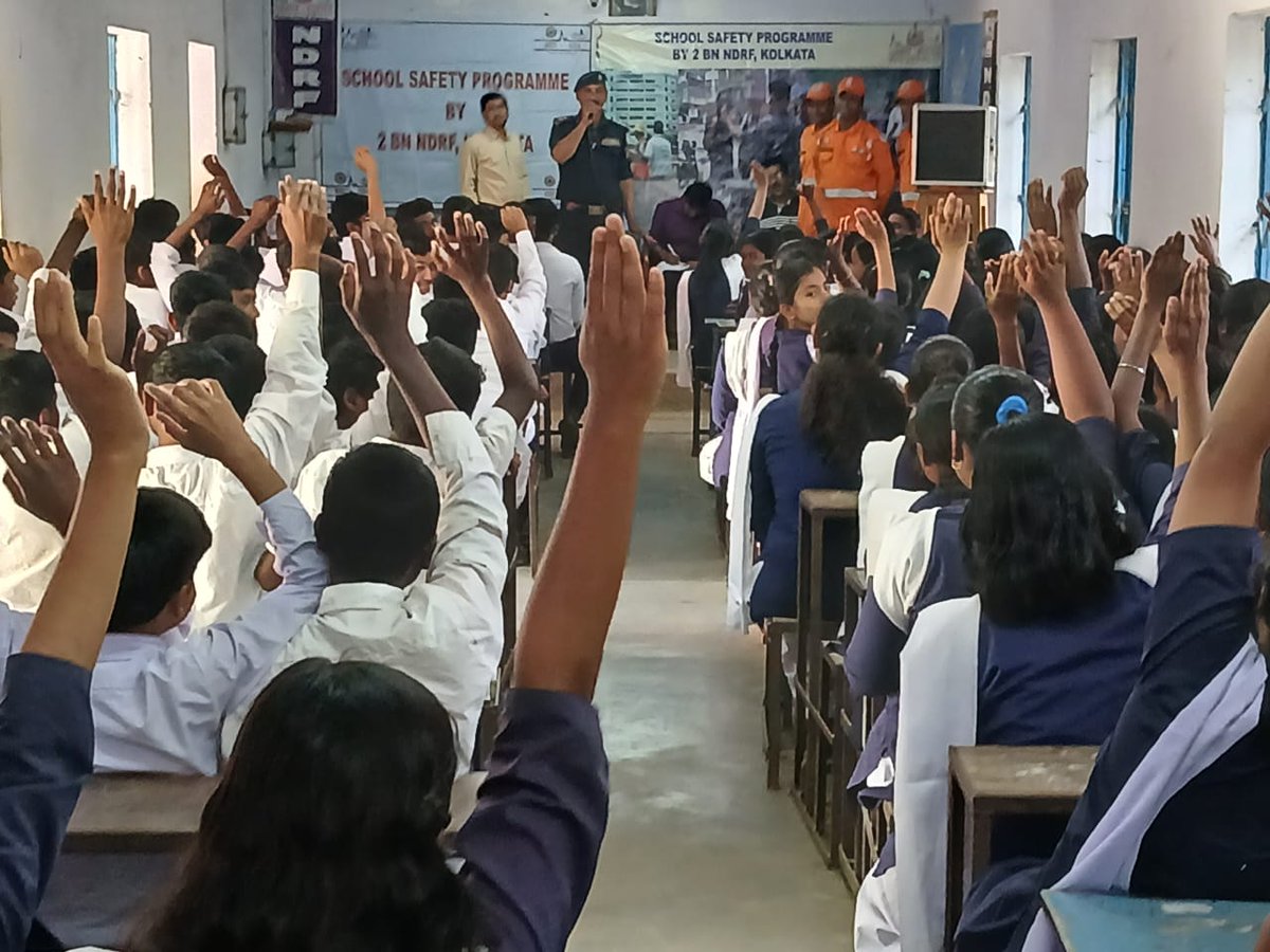 2 NDRF KOLKATA (@2_ndrf) on Twitter photo #SchoolSafetyProgramme
Team <a href="/2ndrf/">latrisha gaines</a> conducted a School Safety Programme at Eral Anchal High School, East Bardhaman (WB), on 19.03.2025, with 181 participants. The session covered disaster preparedness, first aid, fire safety, and emergency response techniques.
#NDRF #SchoolSafetyProgramme
Team <a href="/2ndrf/">latrisha gaines</a> conducted a School Safety Programme at Eral Anchal High School, East Bardhaman (WB), on 19.03.2025, with 181 participants. The session covered disaster preparedness, first aid, fire safety, and emergency response techniques.
#NDRF