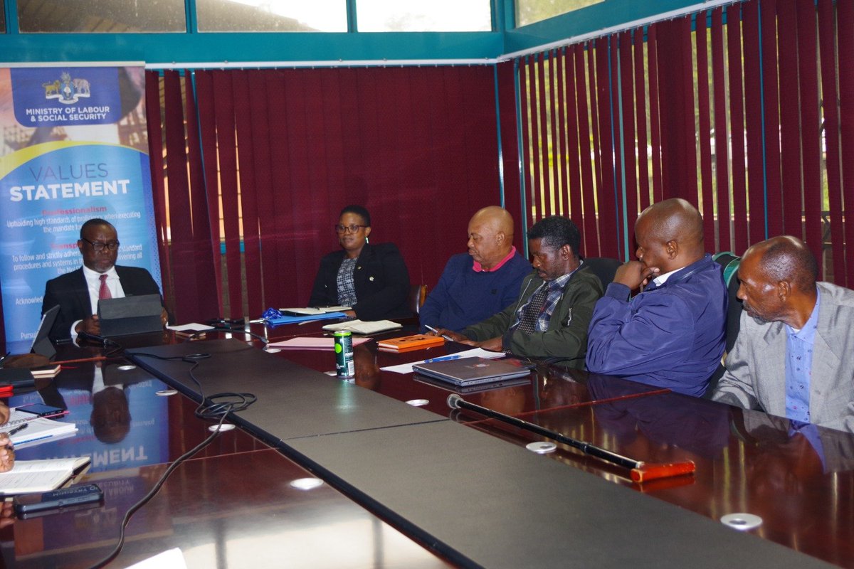 Yesterday Mineworkers Provident Fund roadshow was officially launched by Ministry of Labour and Social Security, Kingdom of Eswatini in the presence of all Miners Associations #Miners. Now exploring opportunities to screen #TB