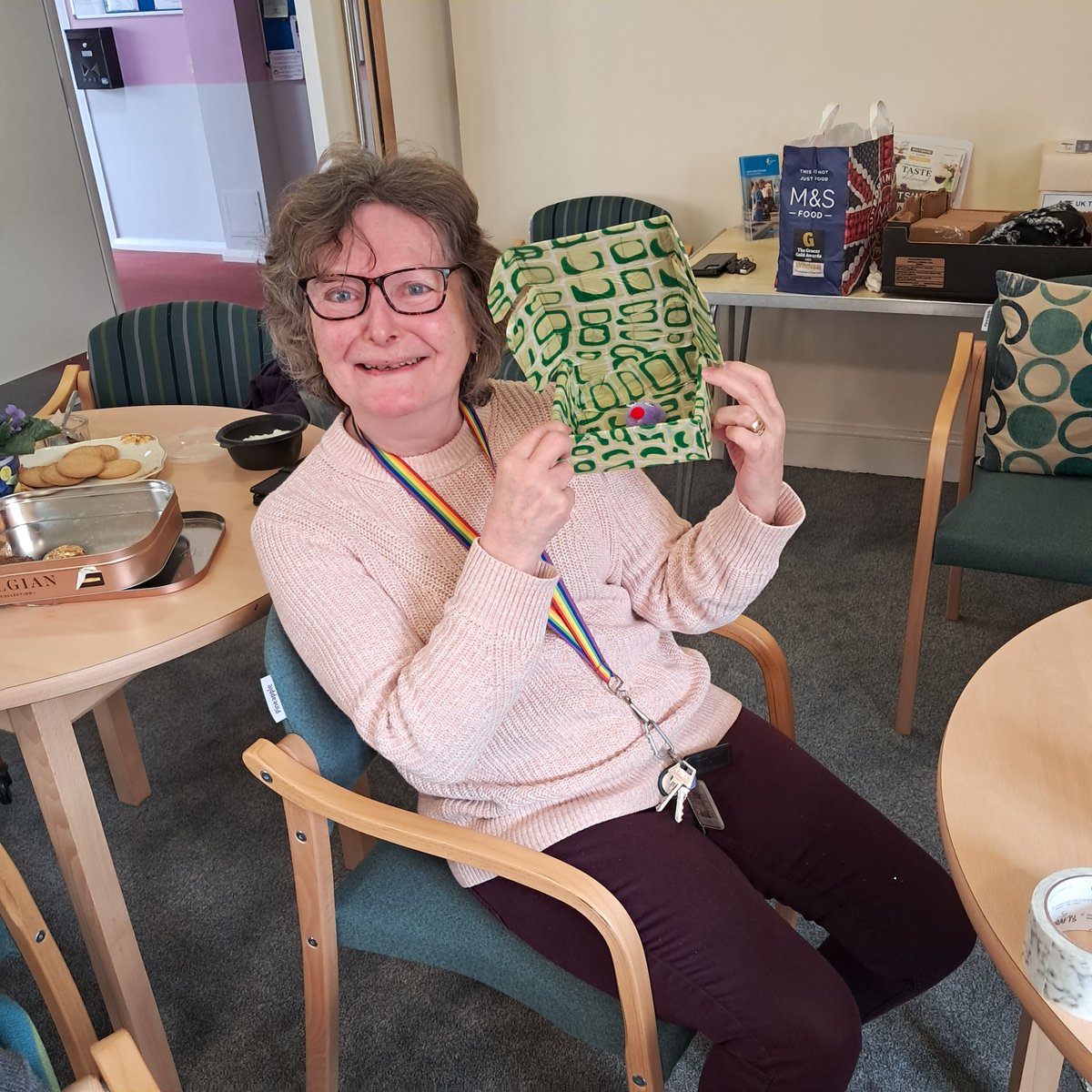 AgeUKTunWells's tweet photo. Our recent #MemoryCafe was a lovely session where clients created Memory Boxes - a wonderful way for people living with #dementia to reflect on memories
Our cafes offer a calm space to connect, while also providing respite for carers.
Find out more: https://t.co/voKlq02DtE https://t.co/GoI9HUIeaE