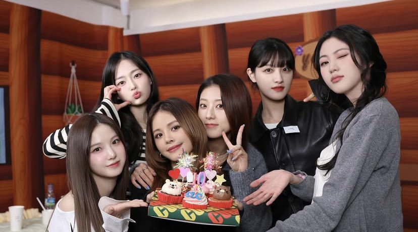 updatesCLC's tweet image. our crystals 🥹

#10YearsWithCLC 
#CLCisBACK #CLC #씨엘씨