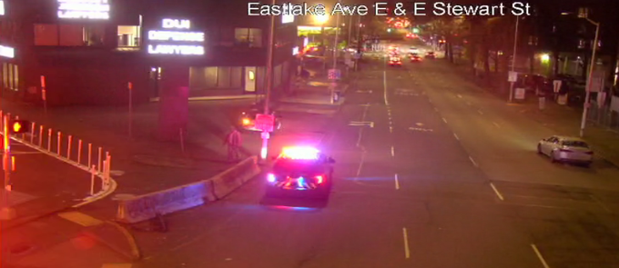 更新：Stewart Stの左WBレーンは、EastLake Ave