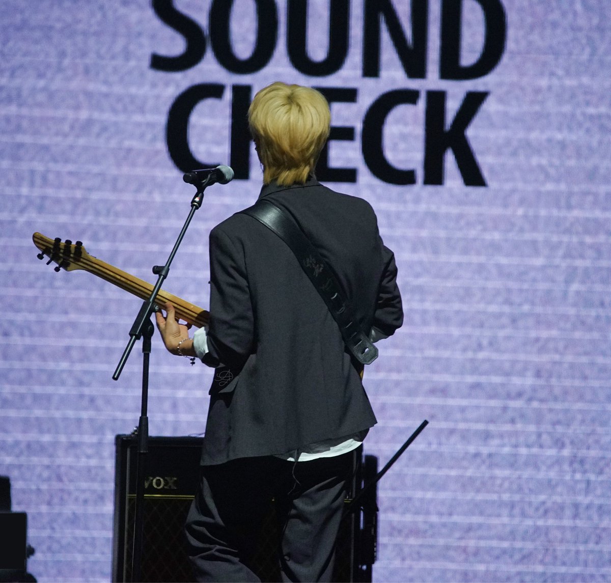 ONEWE_Angel's tweet photo. 250308 #WEESHOW #강현
남자는 등으로 말한다. https://t.co/fje4vaCAPU