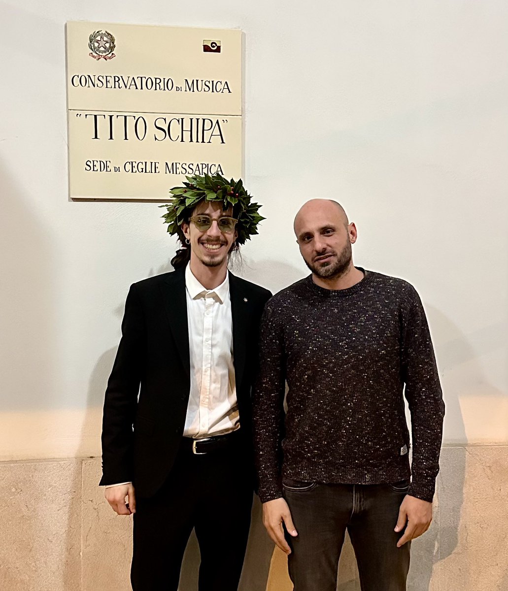 CosmaFrancesco's tweet photo. Diploma Accademico di II Livello - Strumenti a Percussione ✅🎓 #110elode https://t.co/uYkdZHS0fE