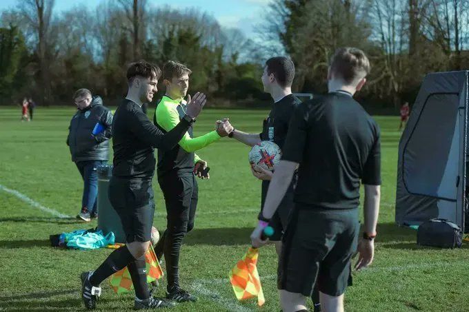 #Refereeing is more than the 90 minutes.

You can:

🧠 Learn life skills and improve your #employability

💪 Keep fit &amp; healthy

🗣 Join a great community

Sign up for The FA #Referee course to start your journey. ⬇

buff.ly/3OgDPE1