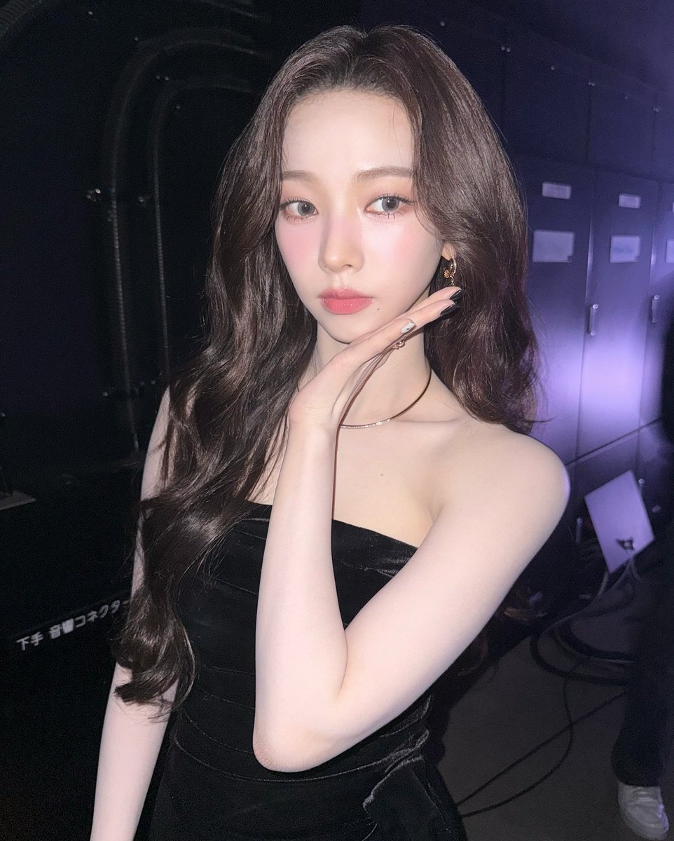 순간의 카리나 tweet media