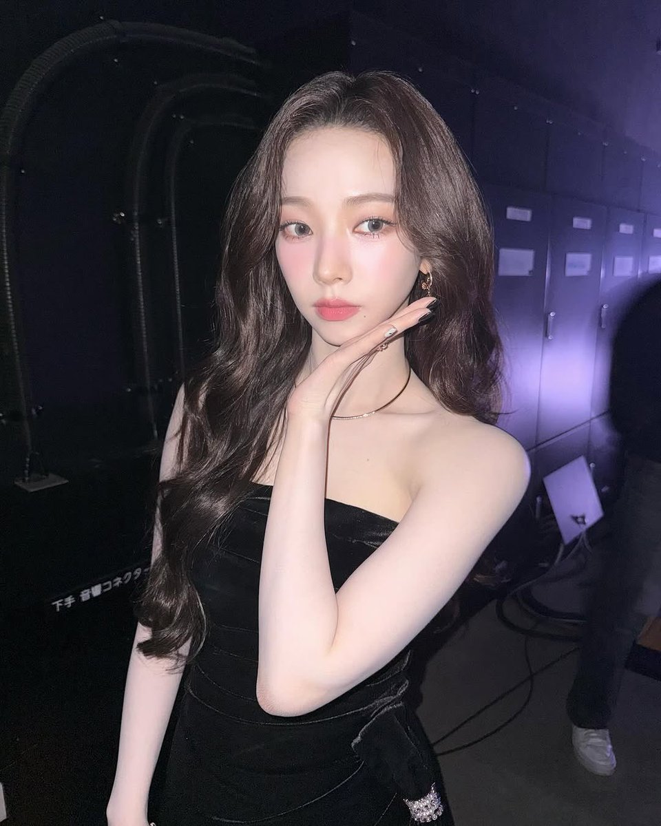 OMFG MISS KARINA??!!??