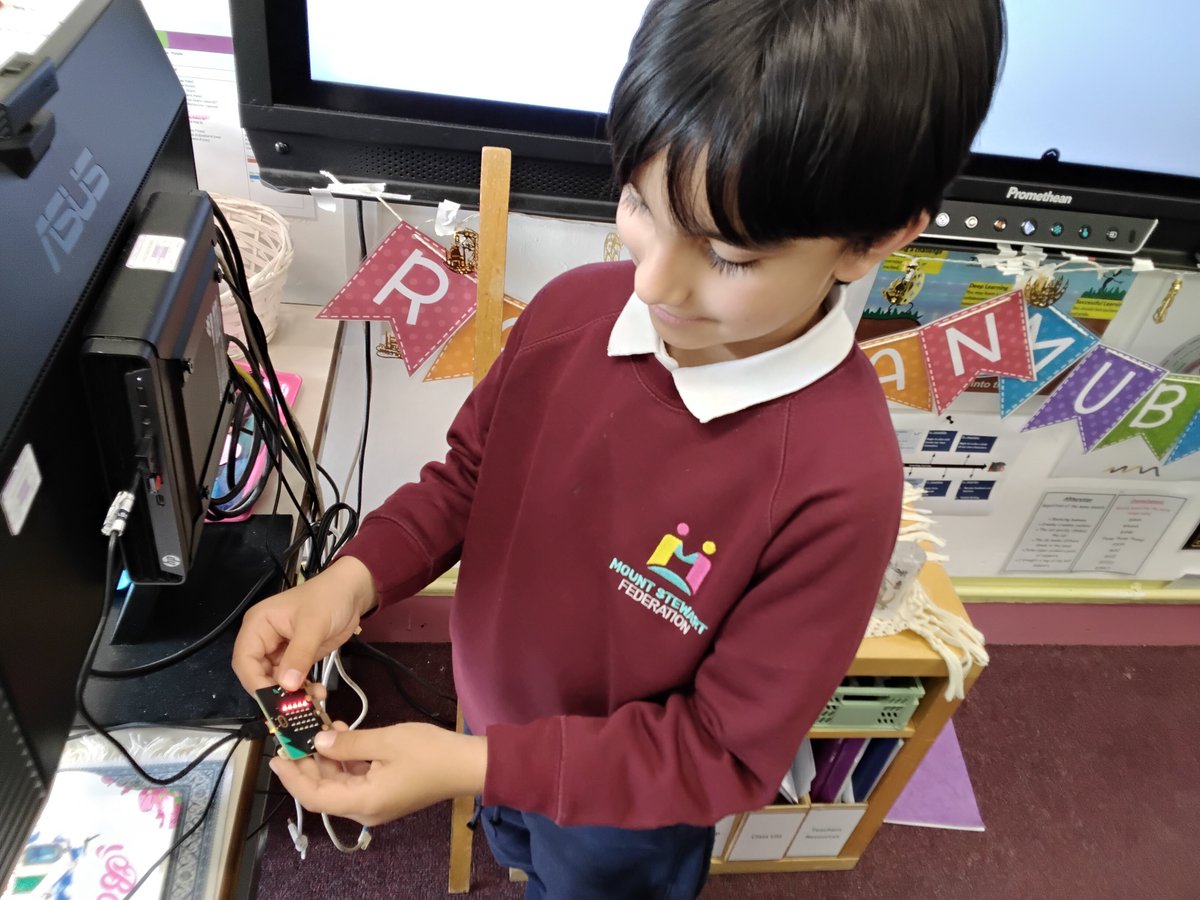 MountStewartSch's tweet image. Exciting morning with 3S watching their codes come to life on a Micro:bit #DesignTechnology #tmss
