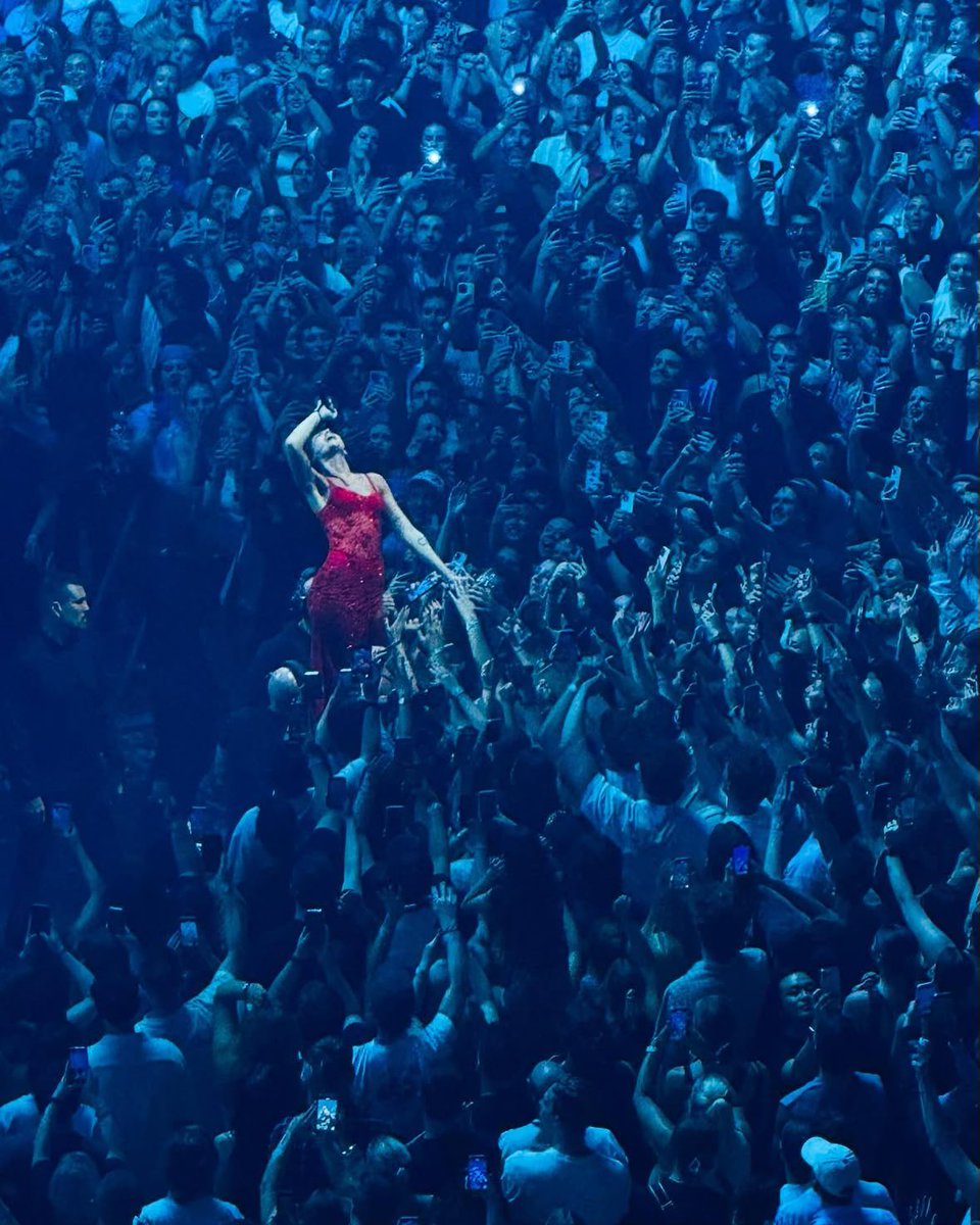 futurenstlgia's tweet image. I see in blue, I see in blue, I see in blue
Oh, when you see everything in red