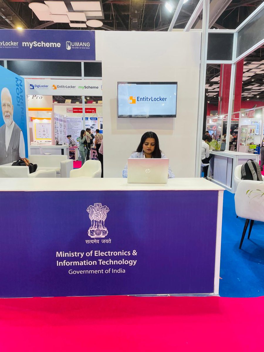 _DigitalIndia's tweet image. Entrepreneurs, keep your official documents secure with #EntityLocker! Visit the MeitY Pavilion at the 32nd #ConvergenceIndiaExpo 2025 to explore this latest initiative by @GoI_MeitY. Know more about Entity Locker at entity.digilocker.gov.in
📍 Hall 5, Booth E120, Bharat Mandapam…