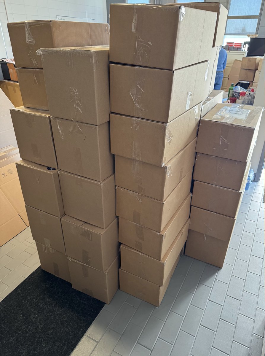 MLPAOnews's tweet photo. Our first shipment for #MedLabWeekON is on its way! #Testing4Life https://t.co/aPxxYvP3Z8