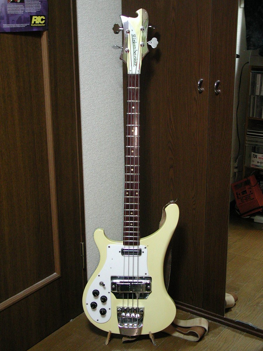 Tommy_Squire's tweet photo. @addictone_gtr #シグネイチャーモデル
#Rickenbacker #4001v63_CS

私にとって､一番のアーティストモデルはこれ。
Yes の クリス･スクワイアー愛用の
Rickenbacker #4001S のコピー。
家では､３本のそれぞれのモデルに…。
#4001CS
#4001CS8
#4000CS https://t.co/rEnOYC2s5o