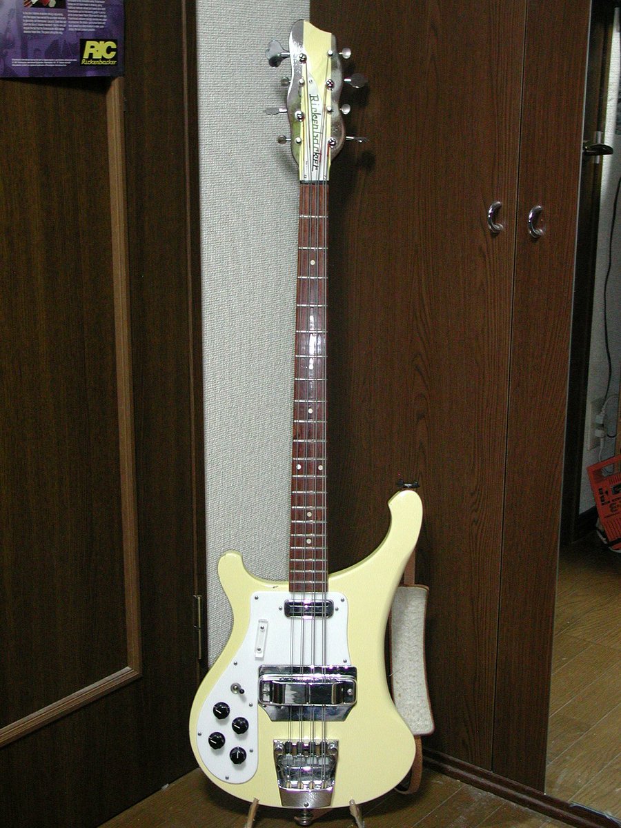 Tommy_Squire's tweet photo. @addictone_gtr #シグネイチャーモデル
#Rickenbacker #4001v63_CS

私にとって､一番のアーティストモデルはこれ。
Yes の クリス･スクワイアー愛用の
Rickenbacker #4001S のコピー。
家では､３本のそれぞれのモデルに…。
#4001CS
#4001CS8
#4000CS https://t.co/rEnOYC2s5o