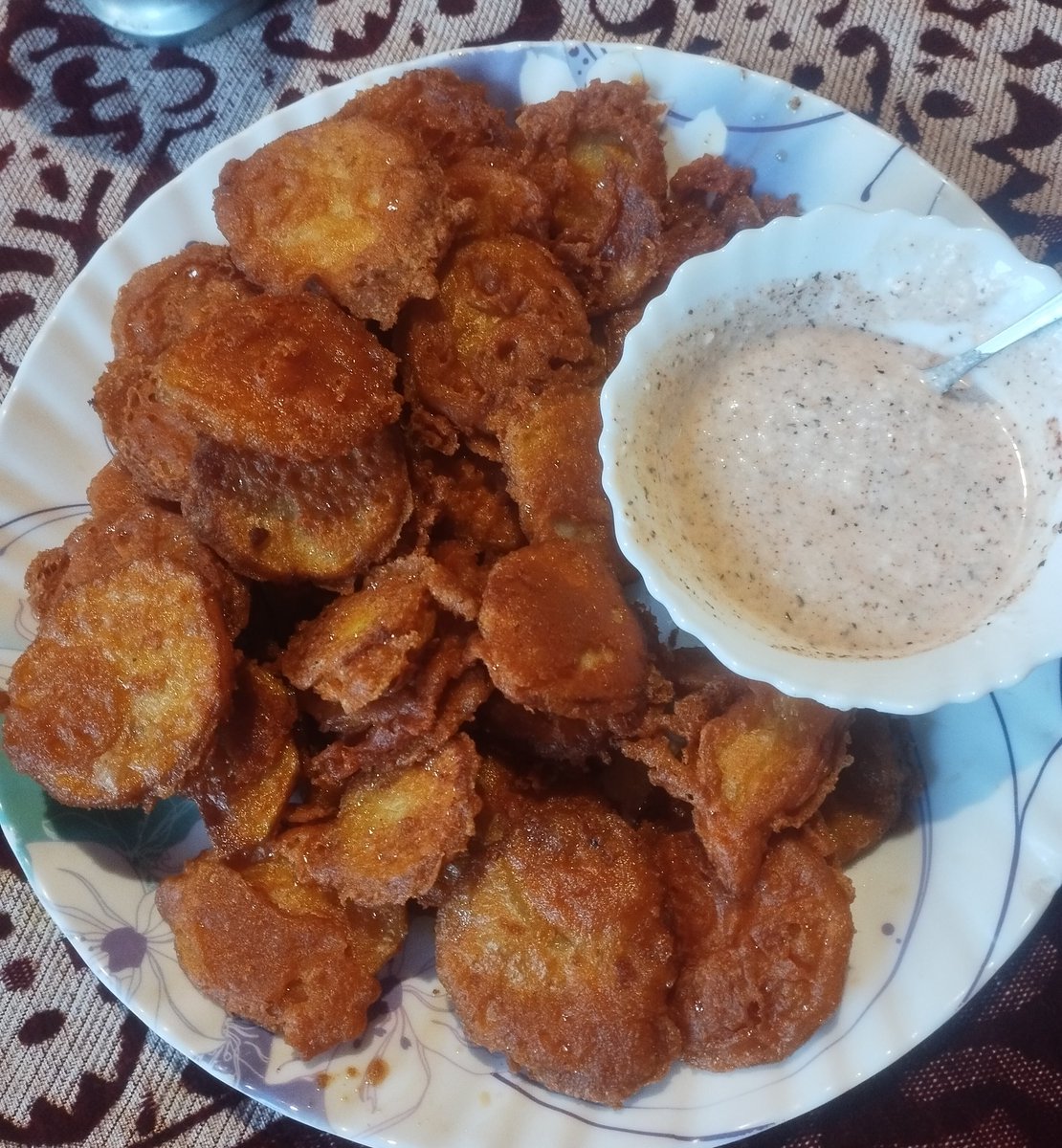 gundobese's tweet image. Cooking iftaar for my husband Day 18 -  Aloo #pakode