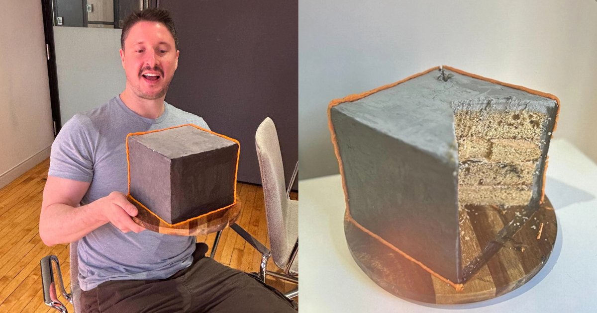No, this isn't Blender's default cube, it's a cake an artist known on Reddit as Blindtoy_99 received from his 3D team.

Simple but classy: 80.lv/articles/3d-te…