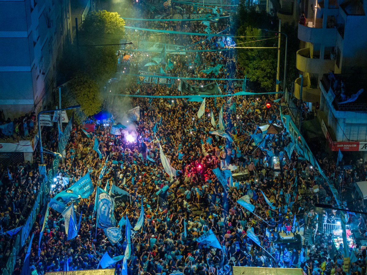 Las calles siempre fueron nuestras.🩵 Desde 1905 siendo el más popular