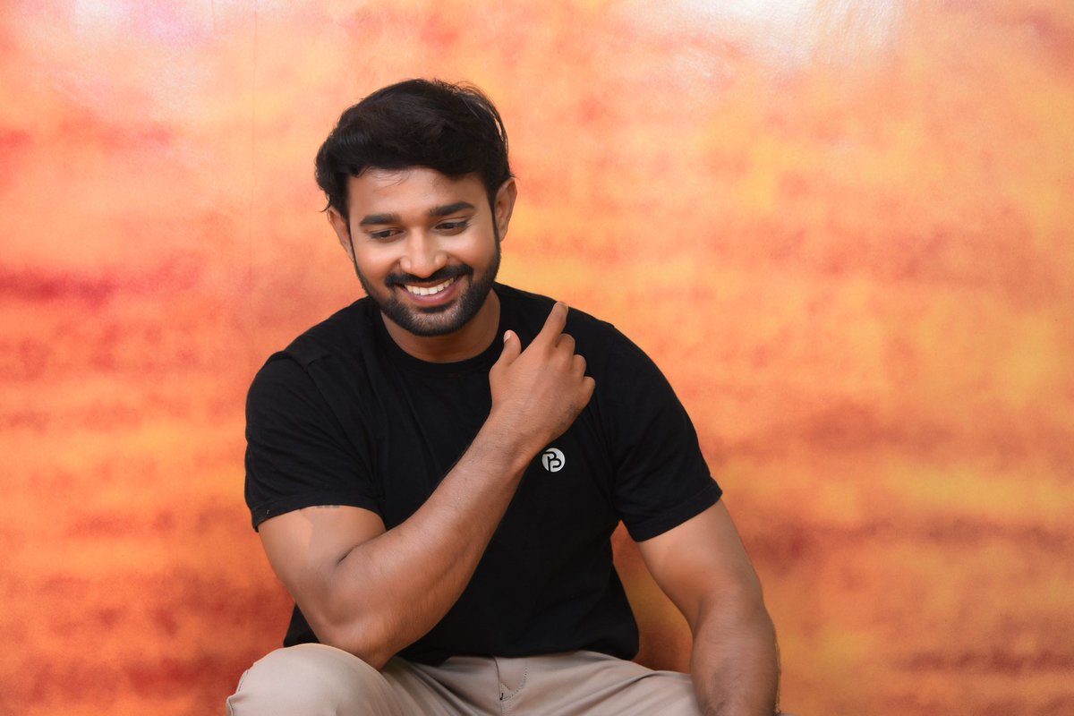 Rishivickyaru's tweet photo. Black outfit, big dreams…….. 🖤 
Photographs @r.vinoth80 
Markup artist Shalini
 #blackoutfit #kollywood #kollycinima #kollywood_tamil #tamilcinema #newactor #newactorsstudio #newpost #photoshoot #photoshooting #tamilpasanga #blackdress🖤 #rishiganesh #actor #actors https://t.co/VmZgXksHBs