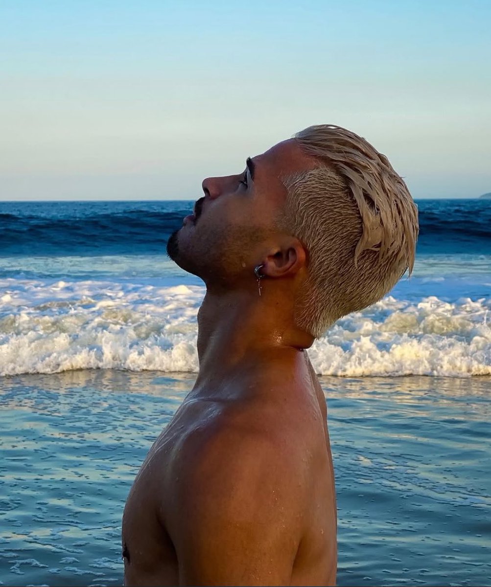 GOSTOSOS ESCUTAM MADONNA tweet media