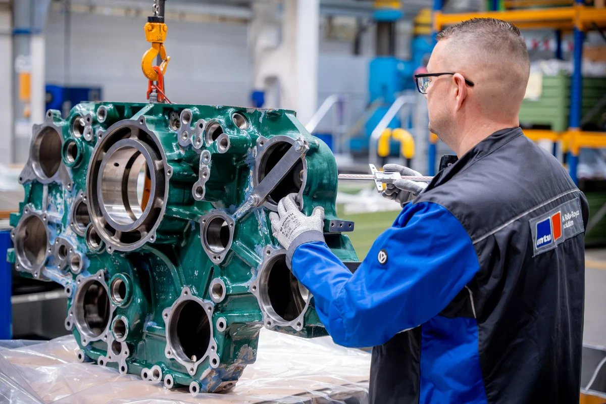 RollsRoyce's tweet image. Around 1,500 engines and systems are overhauled, repaired or go through our remanufacturing centres every year, providing a sustainable and economical solution for waste-conscious #mtuSolutions engine customers ow.ly/AbBX50VkEZA