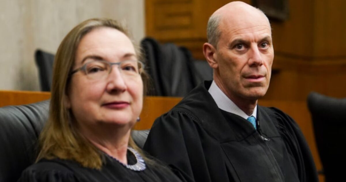 gatewaypundit's tweet image. Judicial Coup: Radical Leftist Judges Wage All-Out War Against President Trump and the Nation — 129 Legal Challenges Filed in Two Months, MORE THAN ALL US PRESIDENTS COMBINED!

READ: thegatewaypundit.com/2025/03/judici…