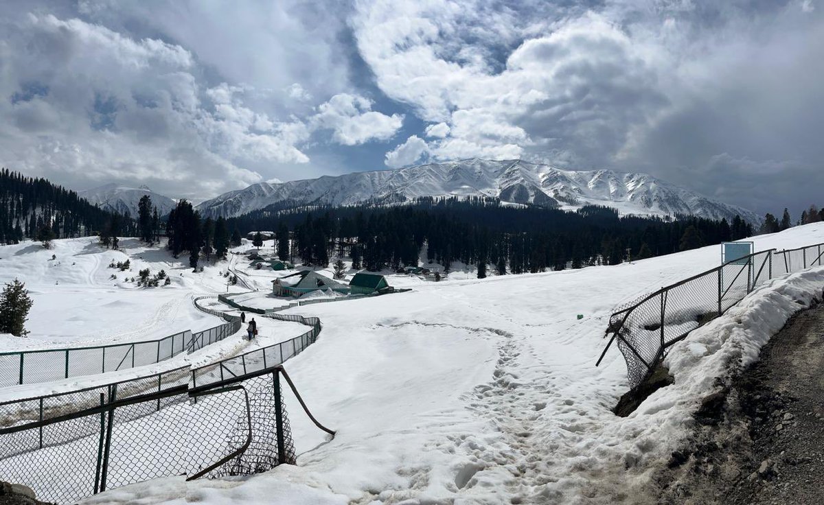 Gulmarg Diaries March 2025. Next stop….🇮🇳🤲🙏

#Gulmarg #JammuAndKashmir #J&amp;K