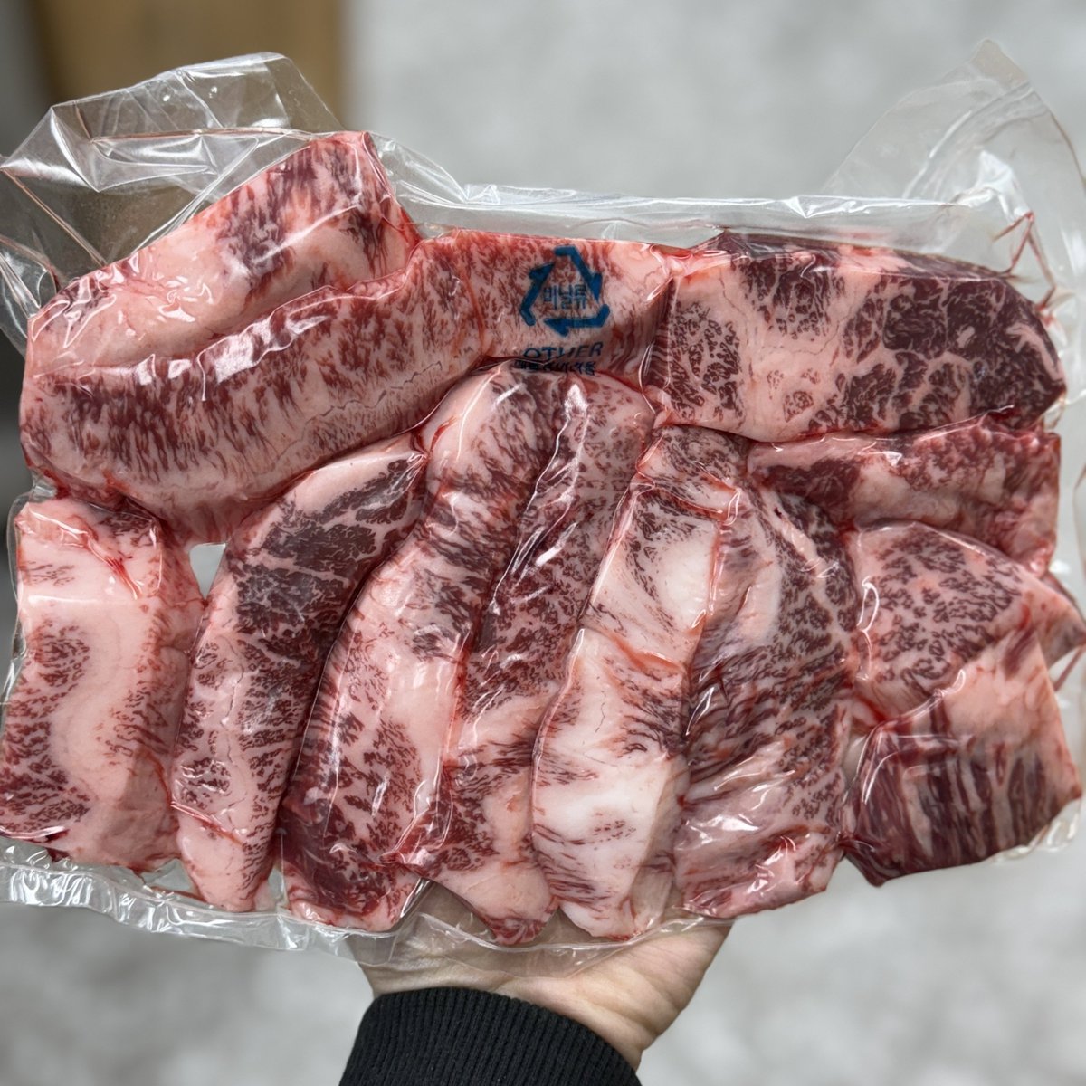 뺍새🥩 tweet media