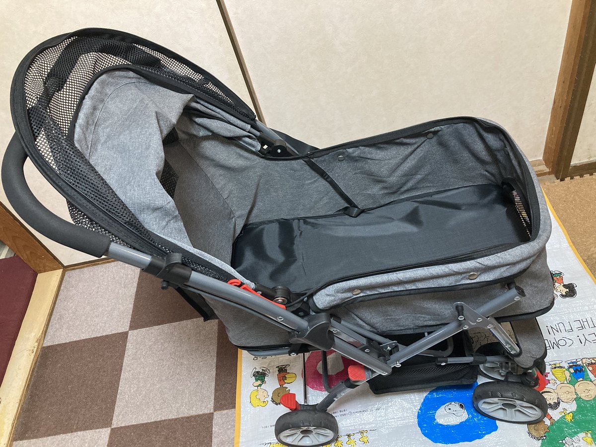 sibainuKuusan's tweet photo. 【ペットカート】2年半ほど使いました。
遠出する時、おねーちゃんのお迎えなどとても便利でした。説明書を探したのですが見当たらず…乗せる所は分離型ではありません。4枚目 このカートではありませんがサイズは同じです。ご希望の方がいらっしゃいましたらDMください🙇‍♀️
#助け愛
#ロウケンズ応援団 https://t.co/Ru9DBAuqWX
