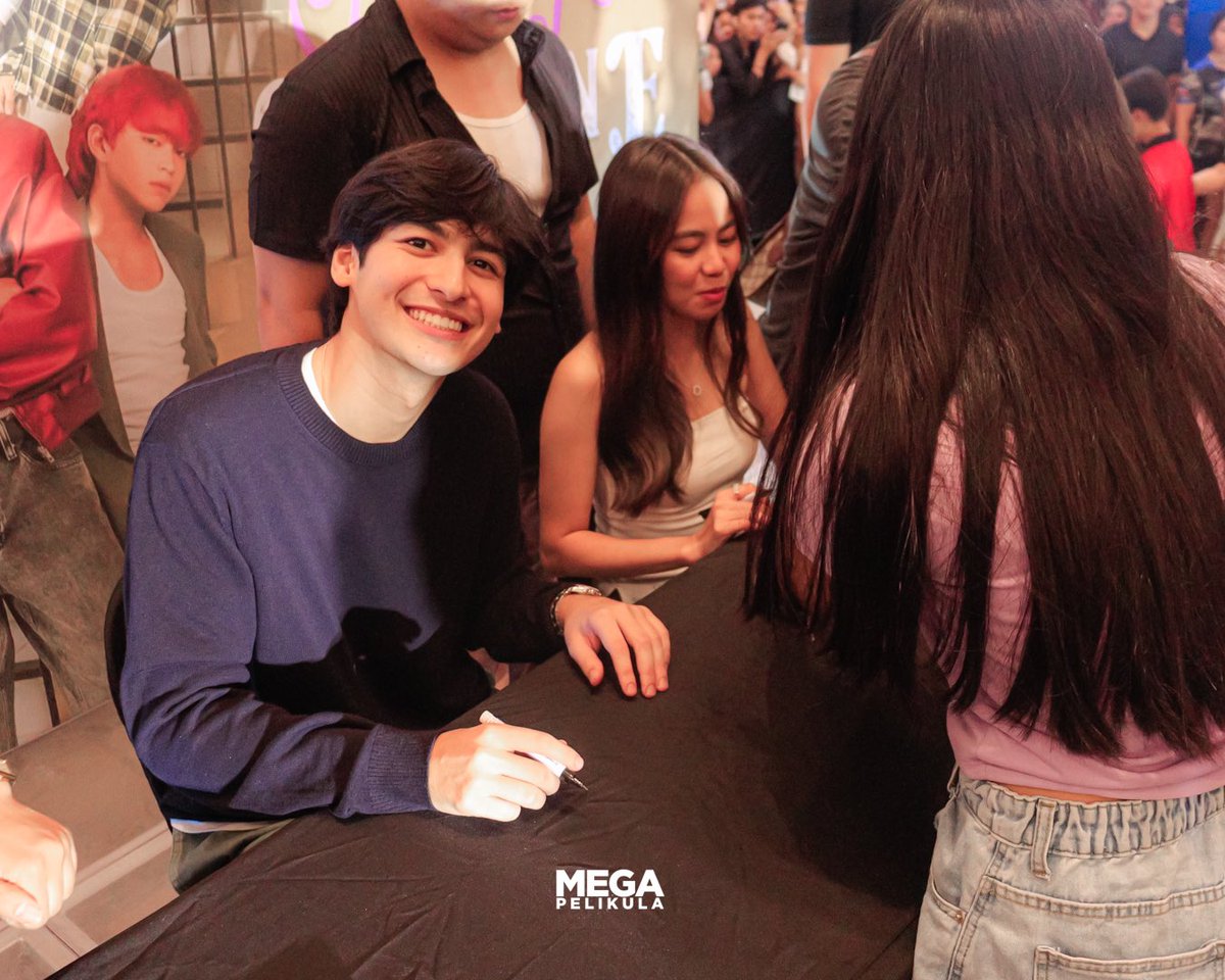 onlyforashdres_'s tweet image. Si andres na nakangiti while yung g- niya busy makipag usap

ASHDRES X ROB DENIEL

#AshDresForSintaMV
#StreamSBSbyAshtine
#AndresForVPCA