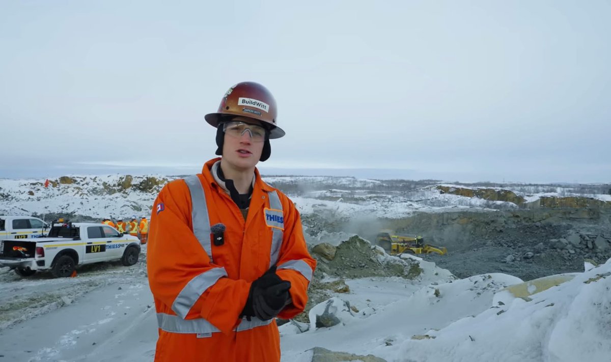 DiggerManBlog's tweet photo. Ice Cold in Ontario! 

https://t.co/cUasXBthDE

#buildwitt #canada #diggermanblog #dozers #earthmovers #earthmoving #excavators #heavyequipment #heavymachinery #icecold #mining https://t.co/U0njytJMa5