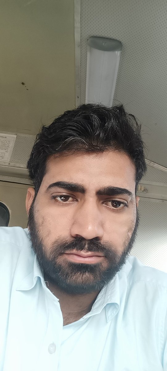 नौकरी मत ढूंढो, अवसर ढूंढो..!

1.  नौकरी तुम्हें सिर्फ किसी और के सपने पूरे करने के लिए मजबूर करती है।

2.  अमीर लोग समस्याओं में अवसर देखते हैं, गरीब लोग बहाने बनाते हैं।

3.  पैसिव इनकम कमाना सीखो, नहीं तो जिंदगीभर किसी और के लिए काम करोगे।