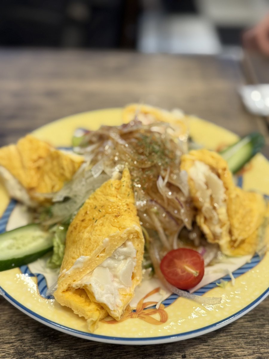 nayutayog's tweet photo. 今日出町柳の人気オムライス
おむらはうすｻﾝ
主役のオムライスはみなさんの評価通りに美味しいですが、
サイドメニューの卵ポテサラは、ポテトサラダを卵焼きで包んでる斬新なメニューです。
おすすめの一品 https://t.co/FJtH079M6Q