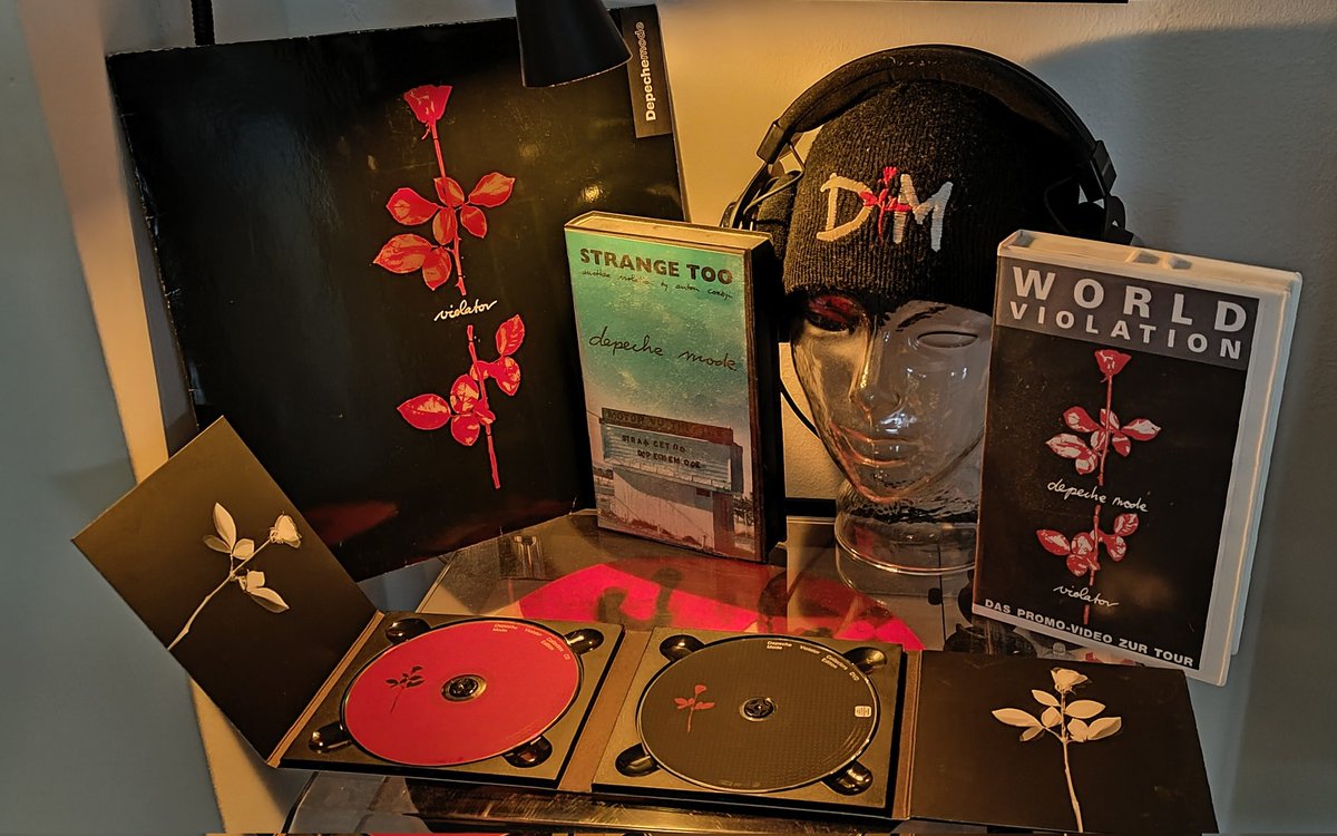 Happy Birthday, Violator! 
35 years of musical perfection! You're so sweet.🌹🖤❤️🌹