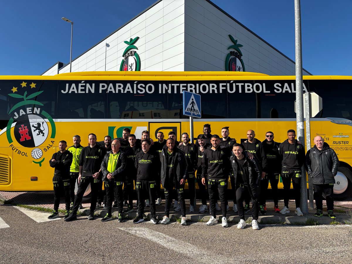 JaenFS's tweet photo. ☕️ Desayuno en Restaurante De Ávila antes de salir hacia Murcia

🚌 ¡El equipo ya se encuentra en carretera!

#SomosJaén💛 https://t.co/fnqTAG0Uno